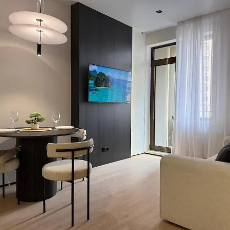 Apartment In Arcadia!